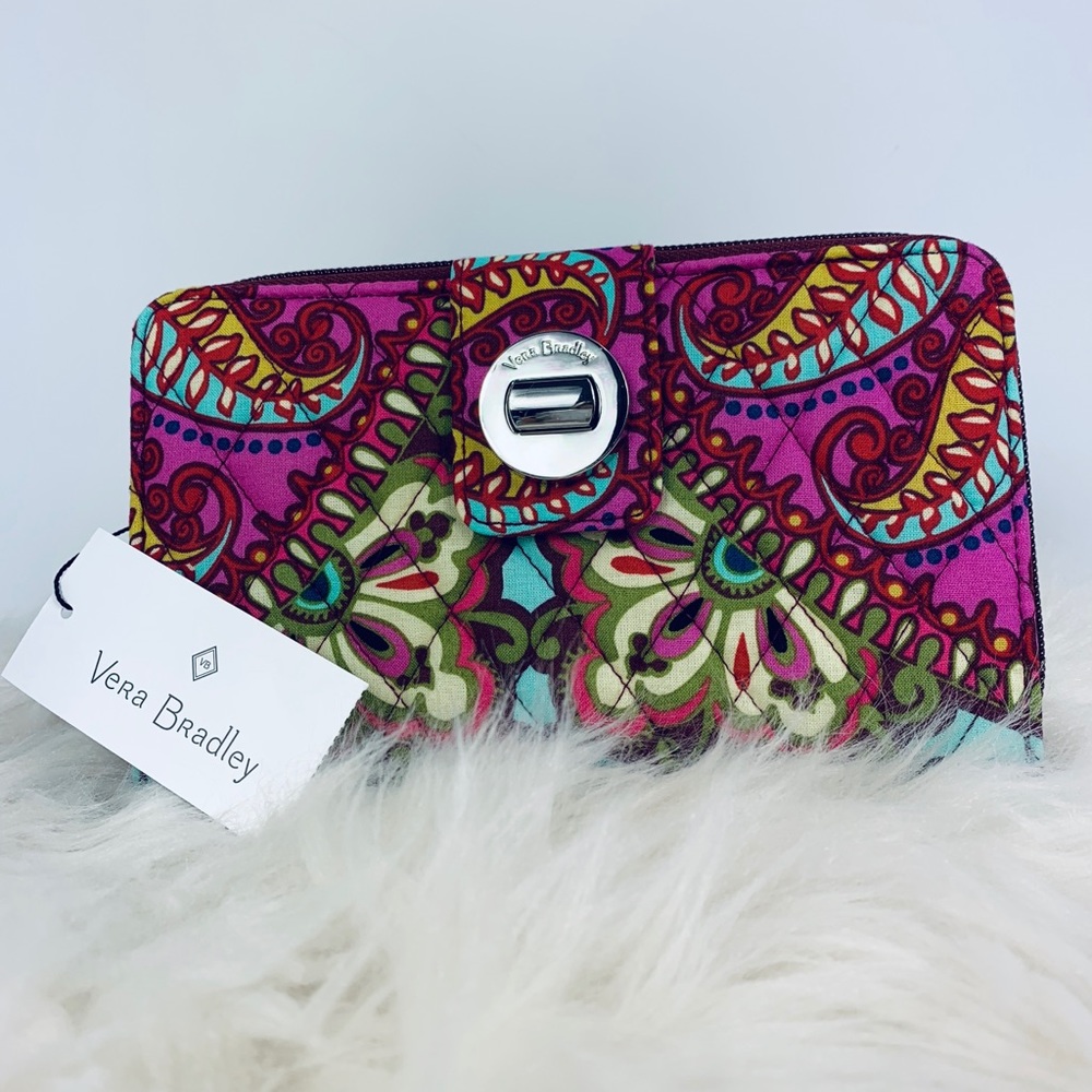 NWT Vera Bradley Turnlock Wallet Resort Medallion